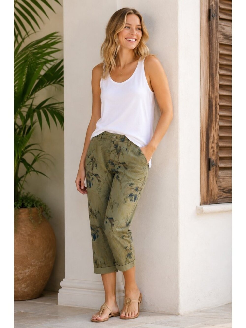 Tommy Bahama Tropical Print Crop Pants Women’s Size 12 Green Palm Leaf Stretch C